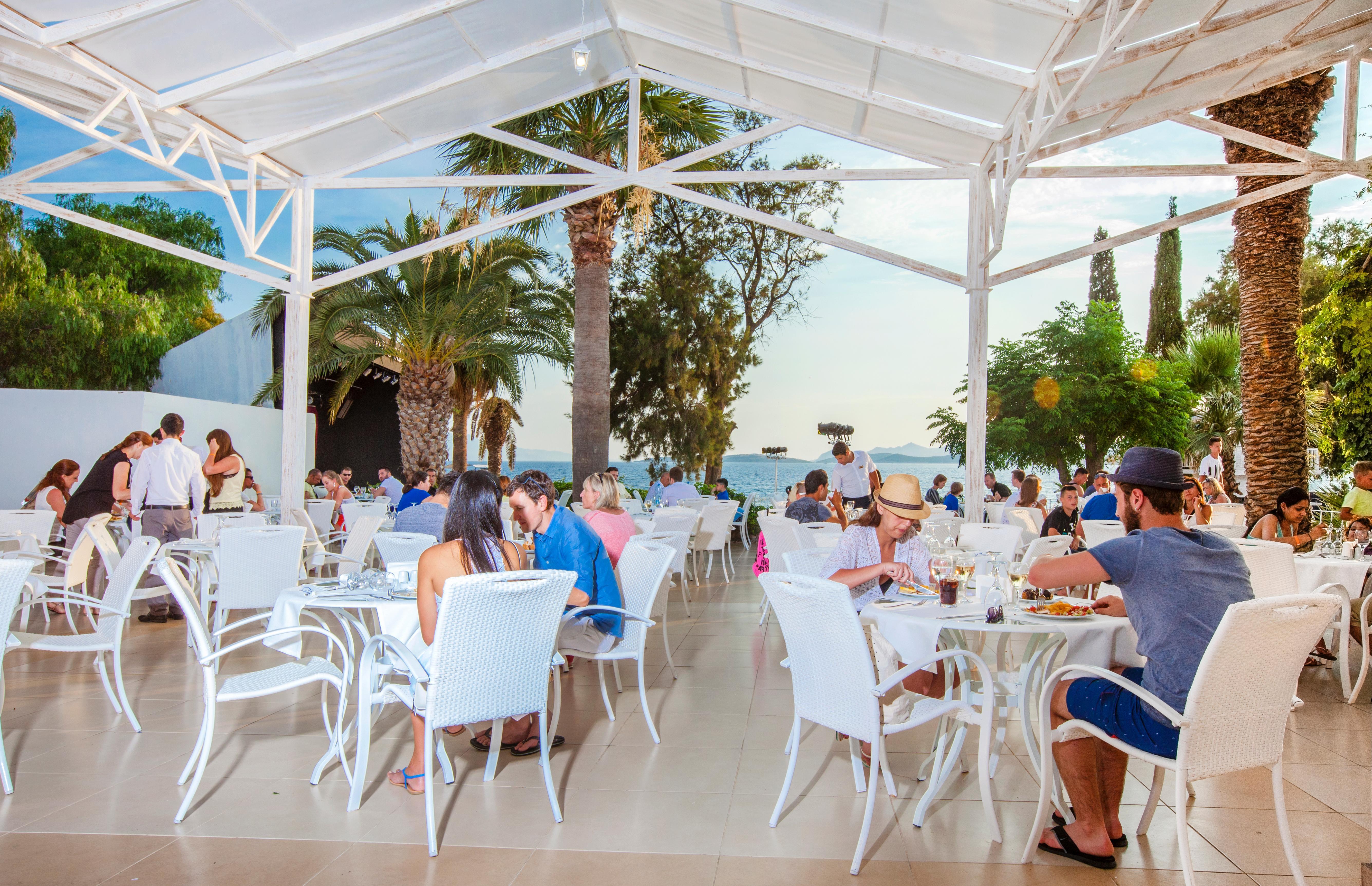 Labranda Tmt Bodrum Ngoại thất bức ảnh Restaurant in the resort