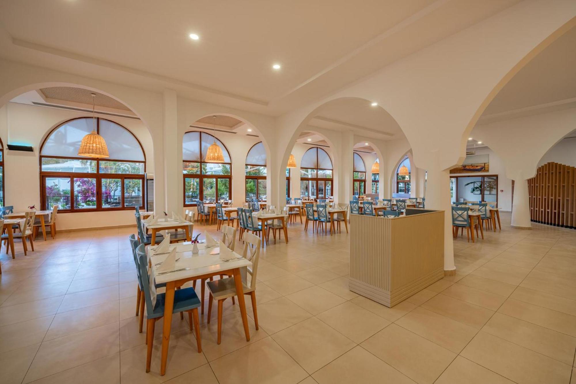 Labranda Tmt Bodrum Ngoại thất bức ảnh The restaurant at the hotel
