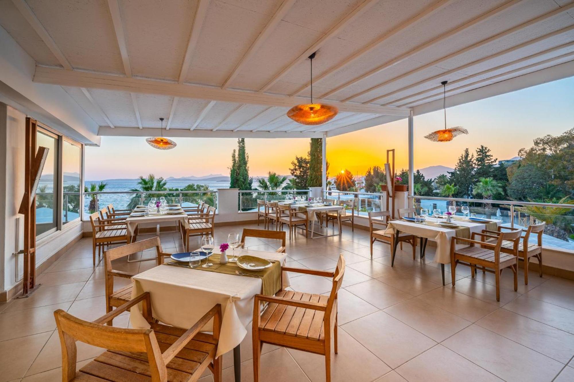 Labranda Tmt Bodrum Ngoại thất bức ảnh The restaurant at the hotel