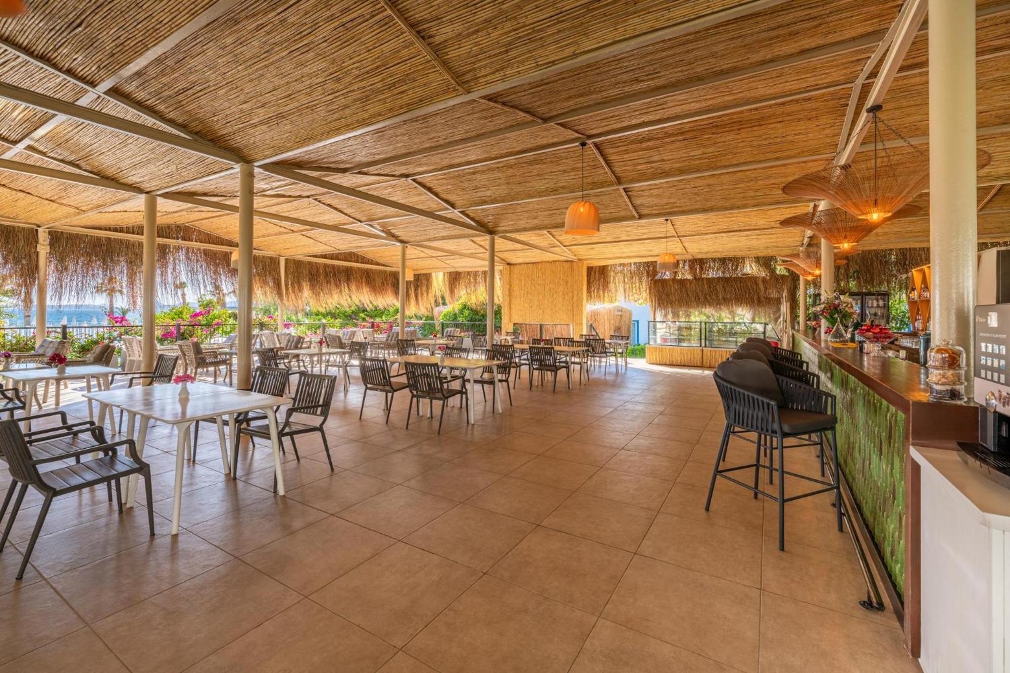 Labranda Tmt Bodrum Ngoại thất bức ảnh Restaurant at the resort